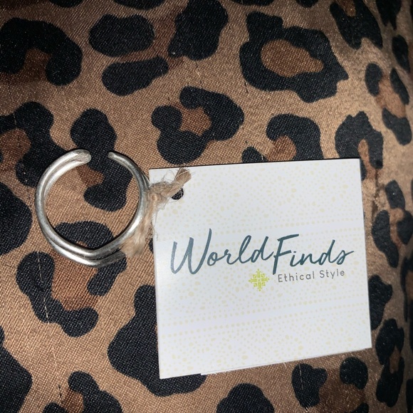 World Finds ring - Picture 3 of 5